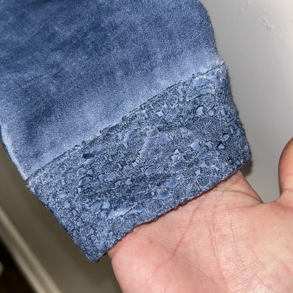 Chico’s Blue Lace Front Top Size 1 - Picture 4 of 8